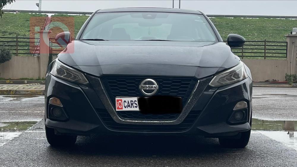 نيسان ألتيما